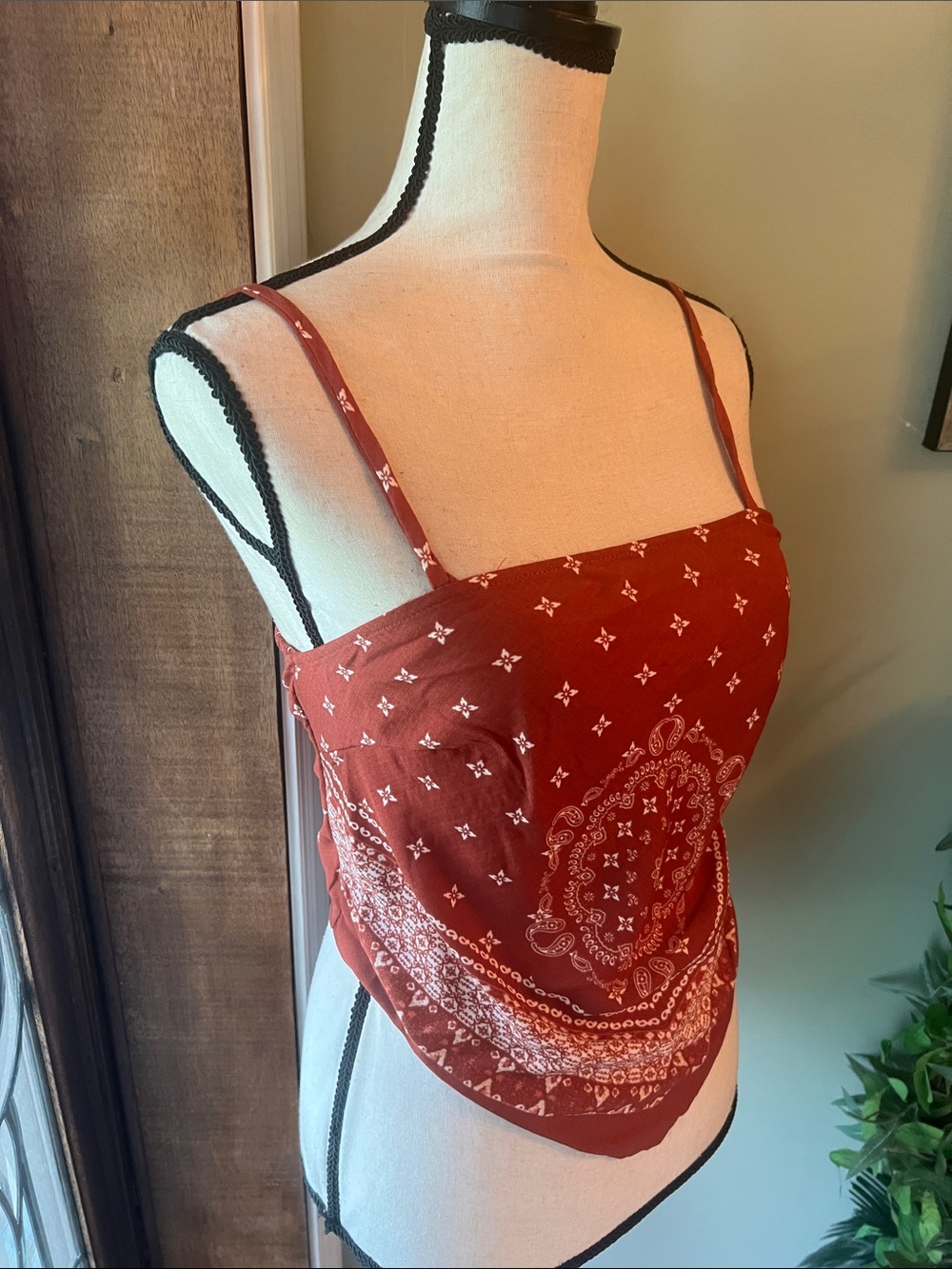Bwear Rust Bandana-Print Handkerchief Cami Top - Picture 3 of 8
